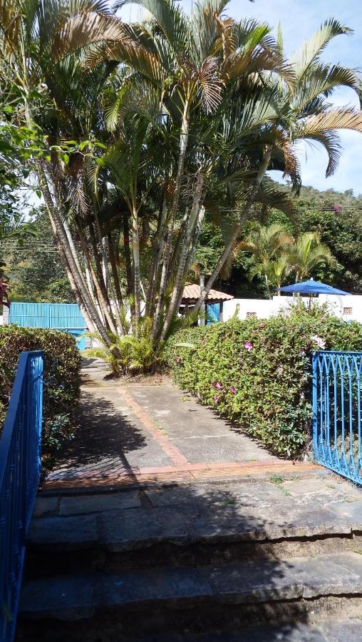 ミゲウ・ペレイラ Casa Agradavel Com Piscina.ヴィラ エクステリア 写真