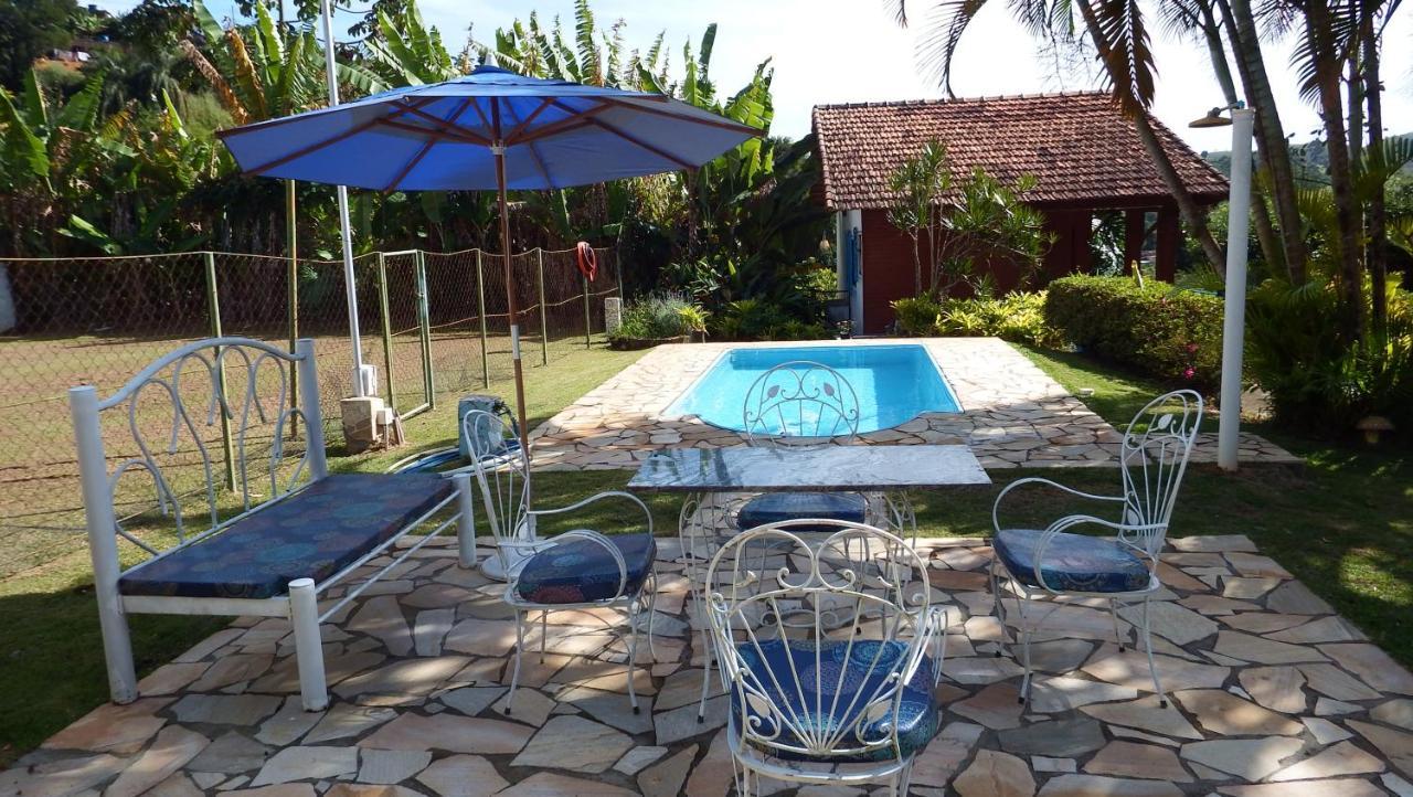 ミゲウ・ペレイラ Casa Agradavel Com Piscina.ヴィラ エクステリア 写真