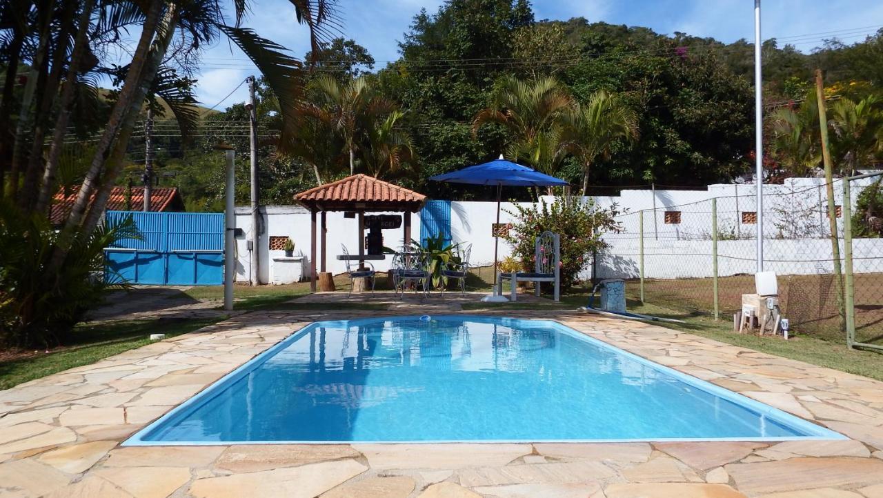 ミゲウ・ペレイラ Casa Agradavel Com Piscina.ヴィラ エクステリア 写真